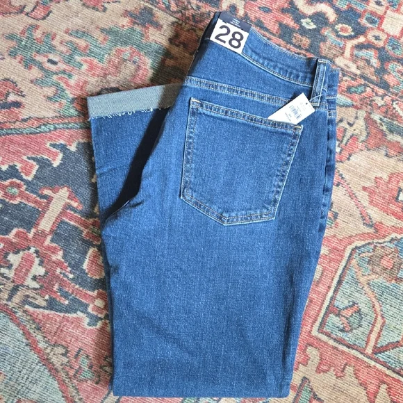 Gap Girlfriend Mid Rise Jeans NWT - Picture 2 of 8